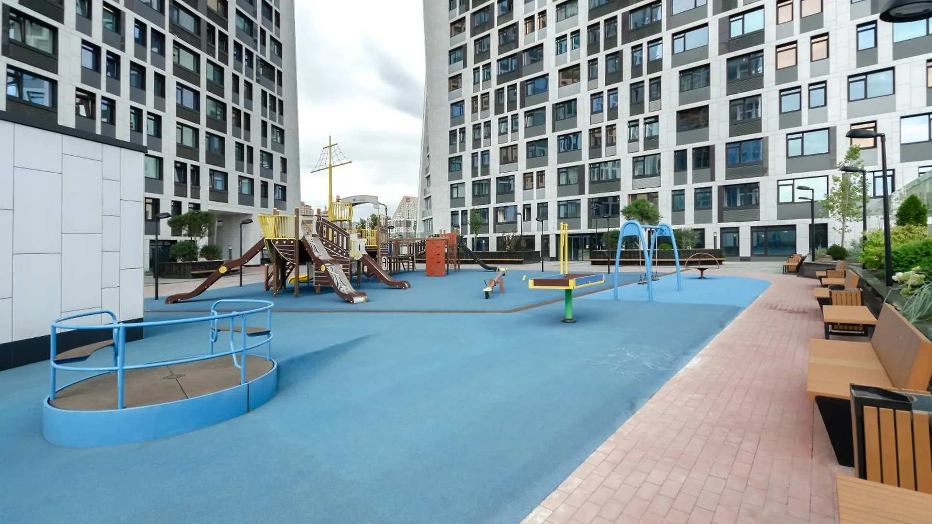 Petrovdom Apartments 11-92 In Rc Manhattan City,Beresteiskyi 11 Kiev