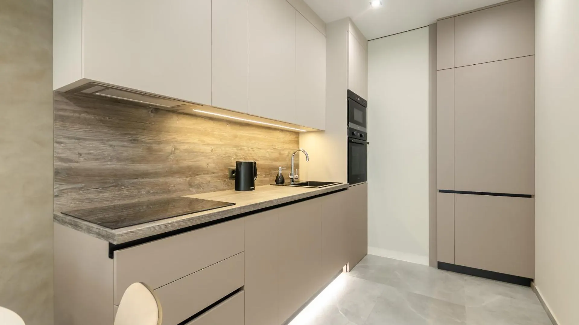 Petrovdom Apartments 11-92 In Rc Manhattan City,Beresteiskyi 11 Kiev