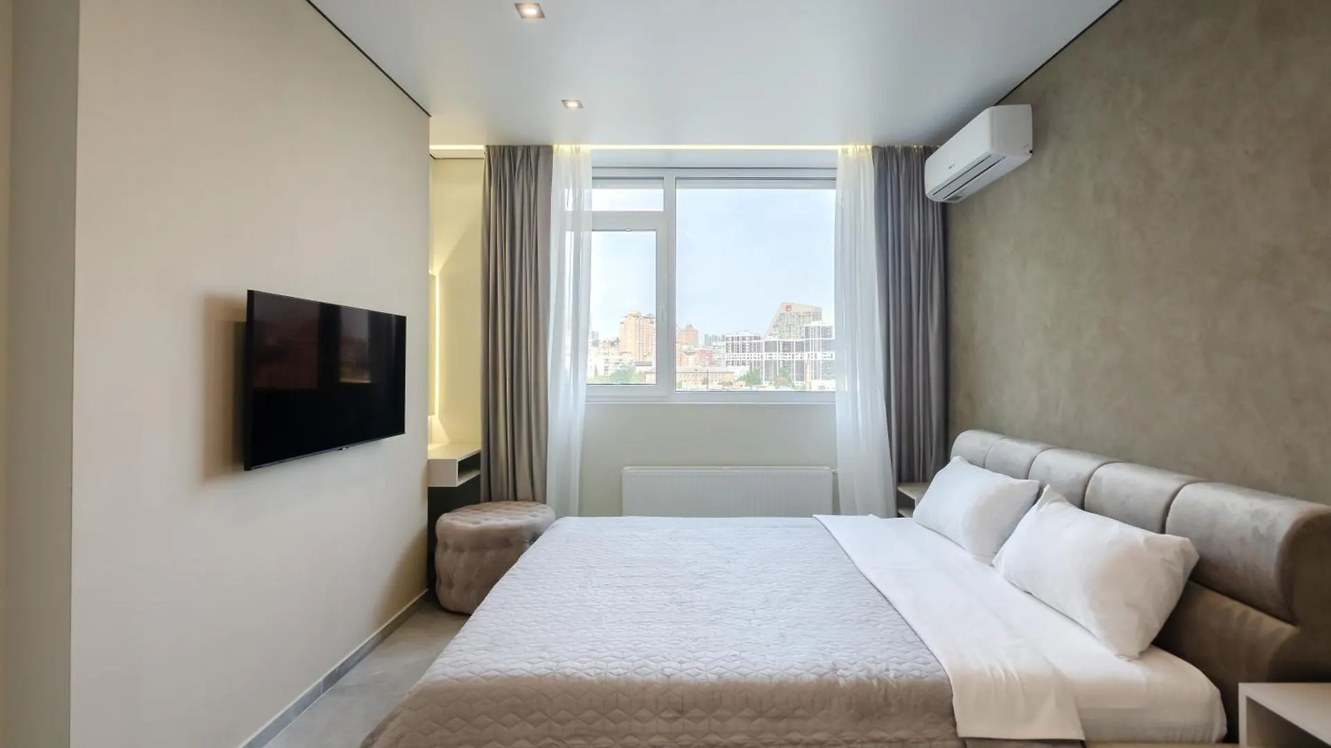 Petrovdom Apartments 11-92 In Rc Manhattan City,Beresteiskyi 11 Kiev