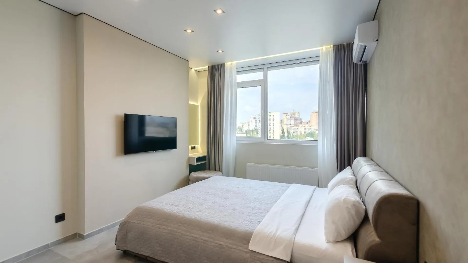 Petrovdom Apartments 11-92 In Rc Manhattan City,Beresteiskyi 11 Kiev Ukrayna