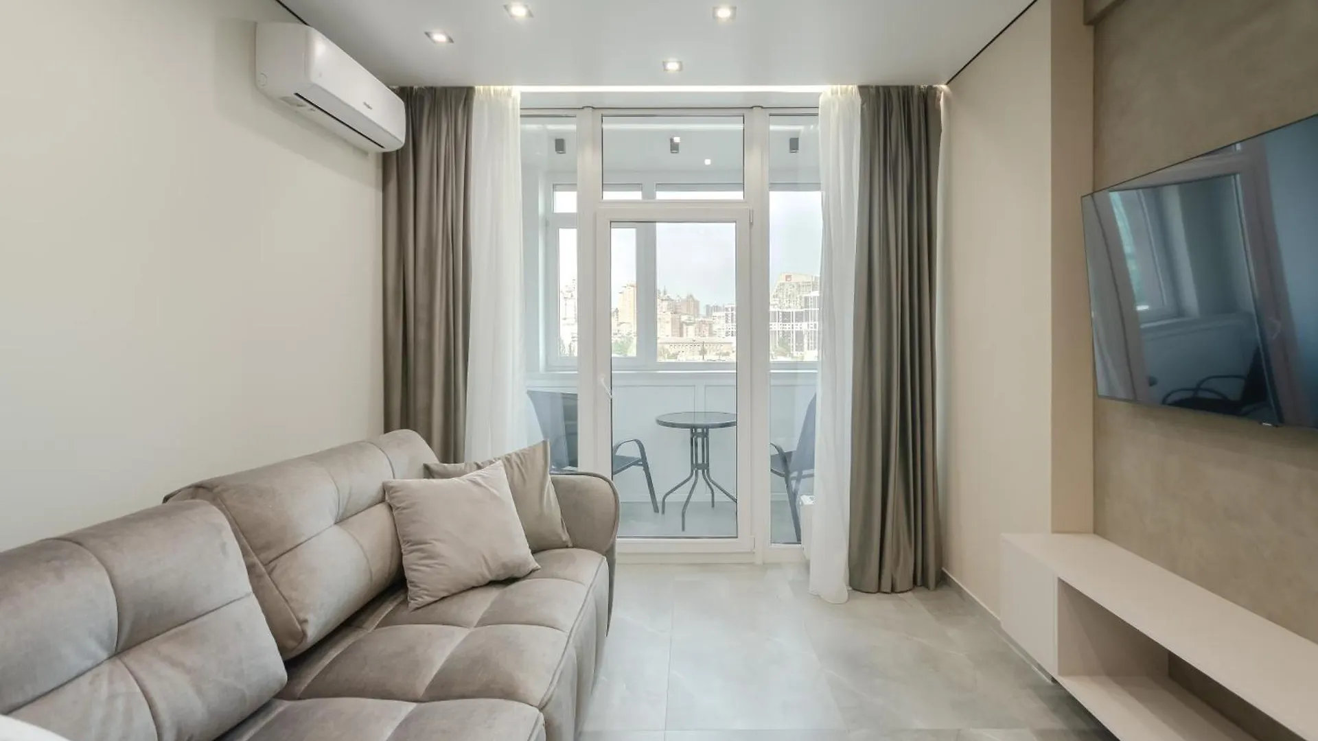 Petrovdom Apartments 11-92 In Rc Manhattan City,Beresteiskyi 11 Kiev
