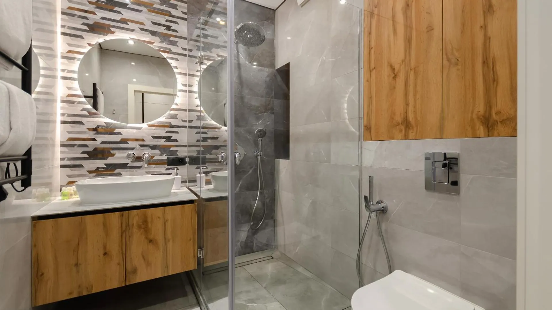 Petrovdom Apartments 11-92 In Rc Manhattan City,Beresteiskyi 11 Kiev