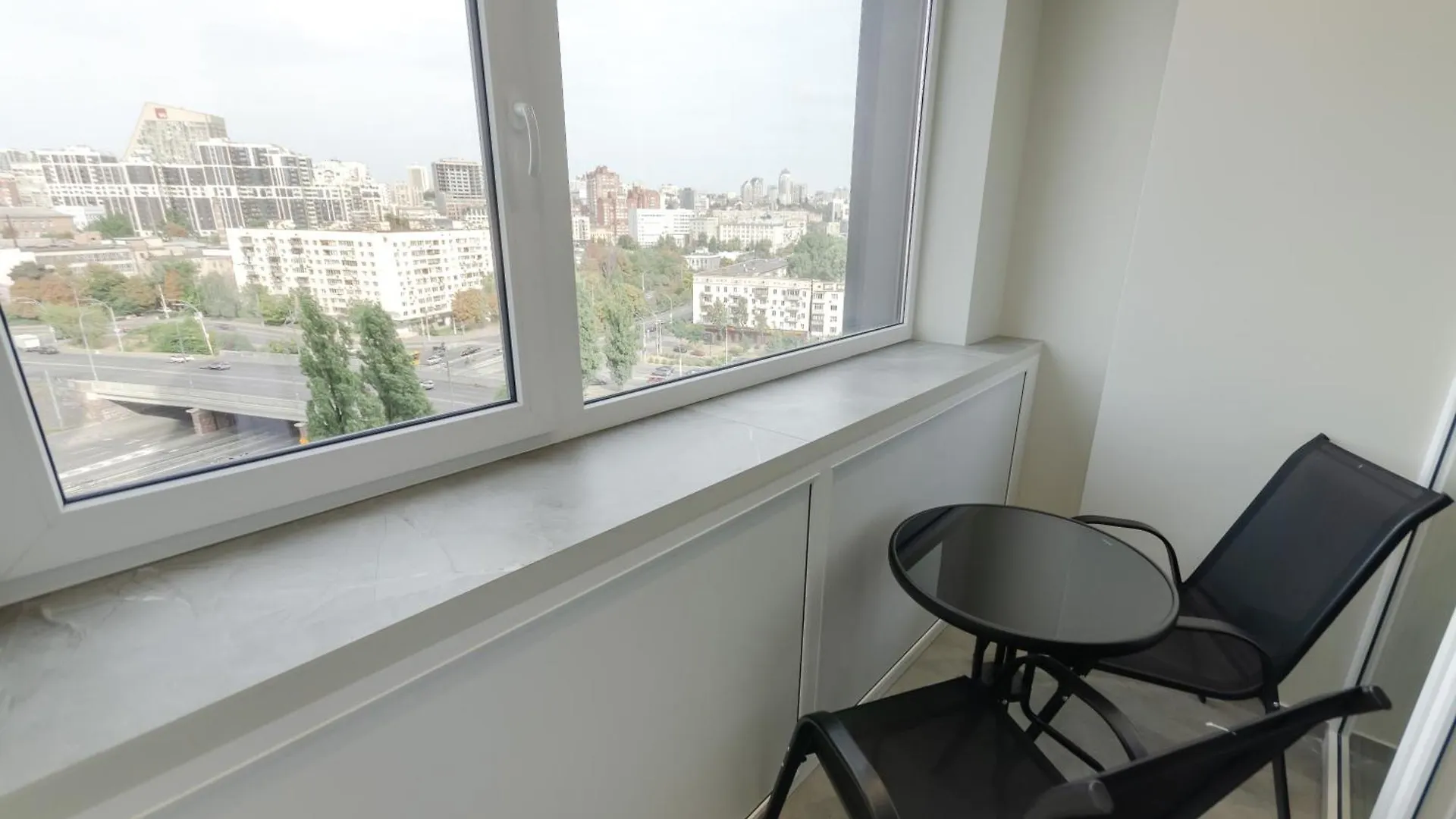 Petrovdom Apartments 11-92 In Rc Manhattan City,Beresteiskyi 11 Kyjev