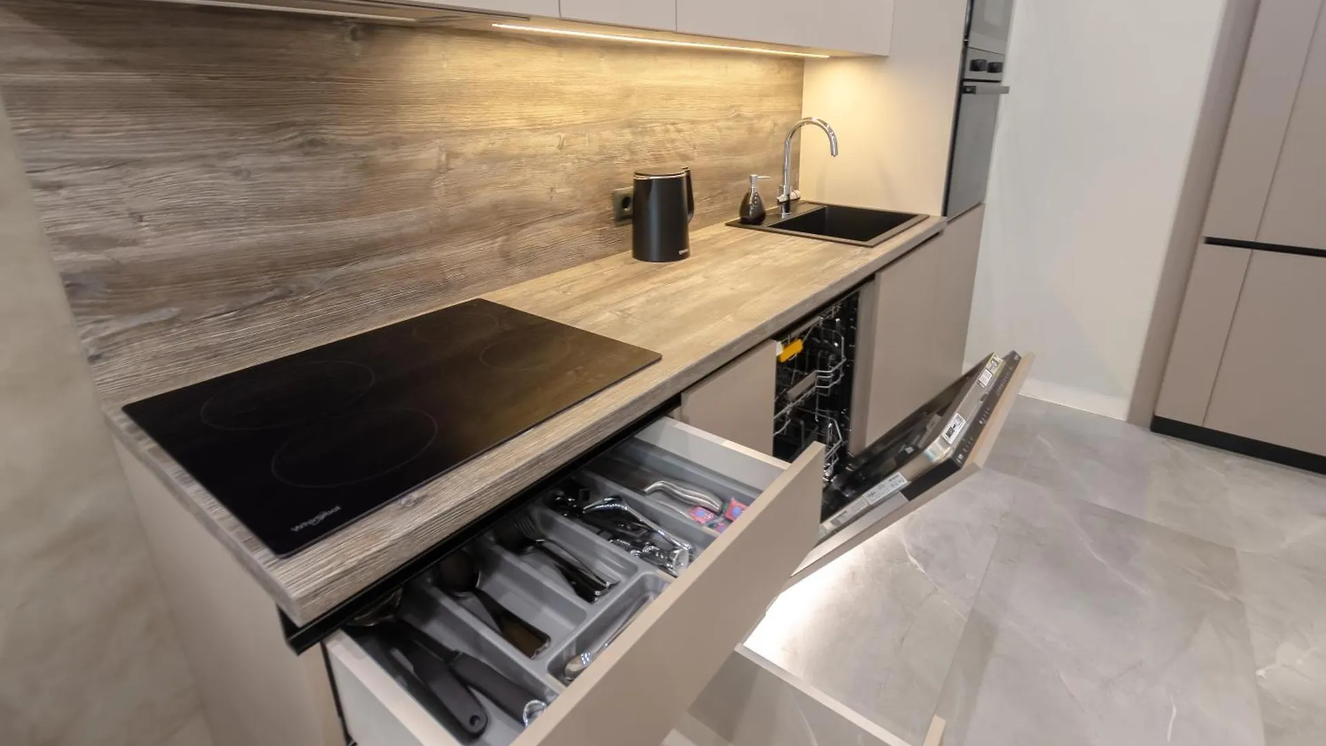 Petrovdom Apartments 11-92 In Rc Manhattan City,Beresteiskyi 11 كييف 0*,  أوكرانيا