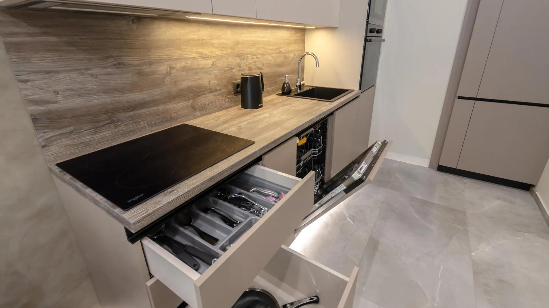 Petrovdom Apartments 11-92 In Rc Manhattan City,Beresteiskyi 11 كييف