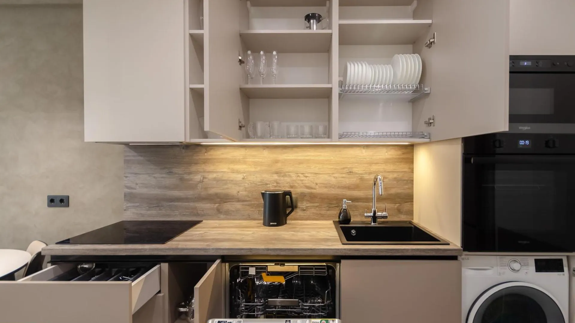 Petrovdom Apartments 11-92 In Rc Manhattan City,Beresteiskyi 11 كييف 0*,