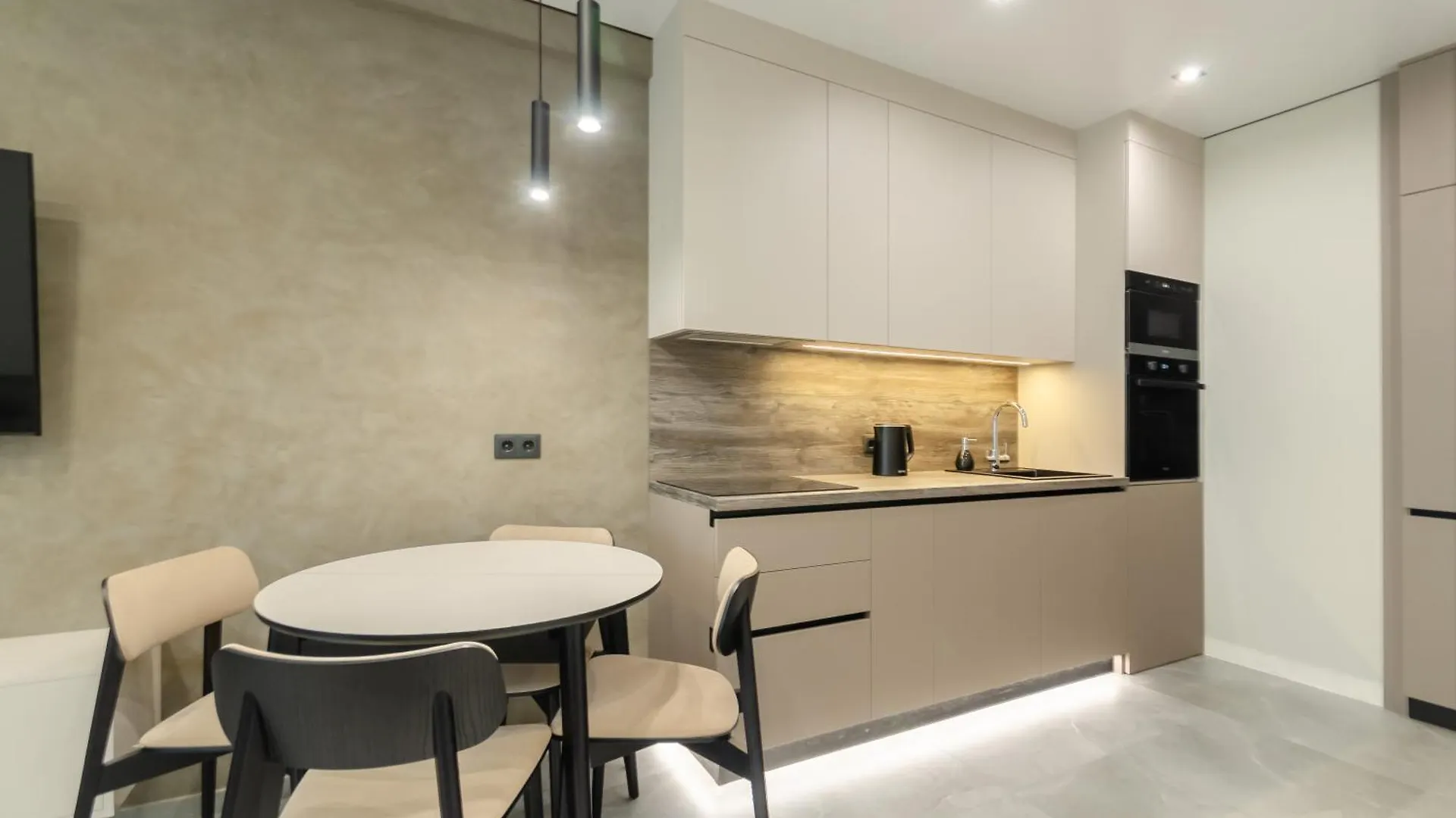 Petrovdom Apartments 11-92 In Rc Manhattan City,Beresteiskyi 11 كييف أوكرانيا